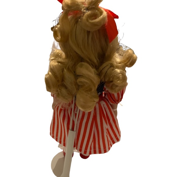 Royalton Collection Porcelain Doll Spirit of America Collection Samantha 10" - Picture 6 of 9